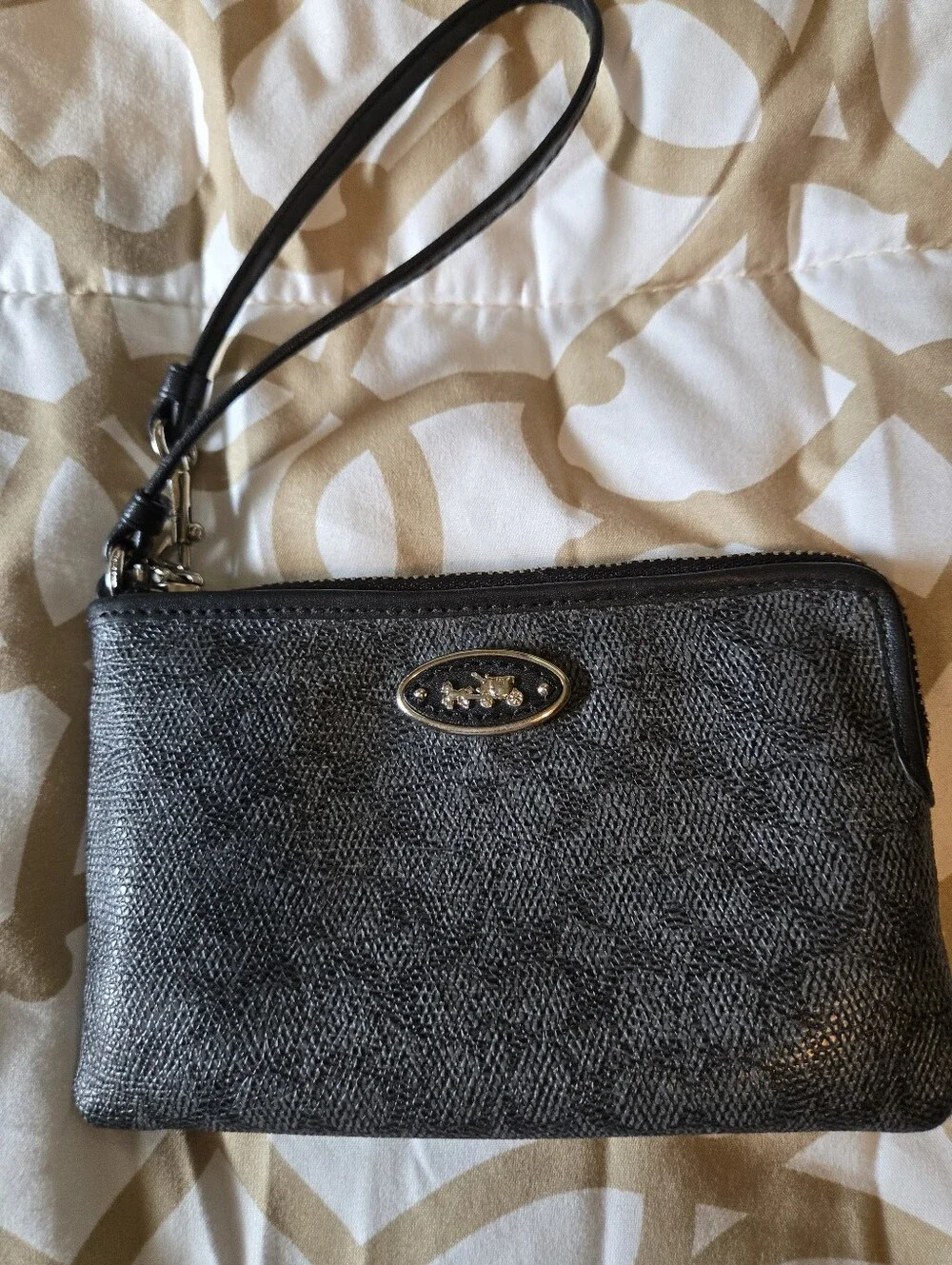 NWOT Coach Signature Canvas Corner Zip Wristlet Black Grey